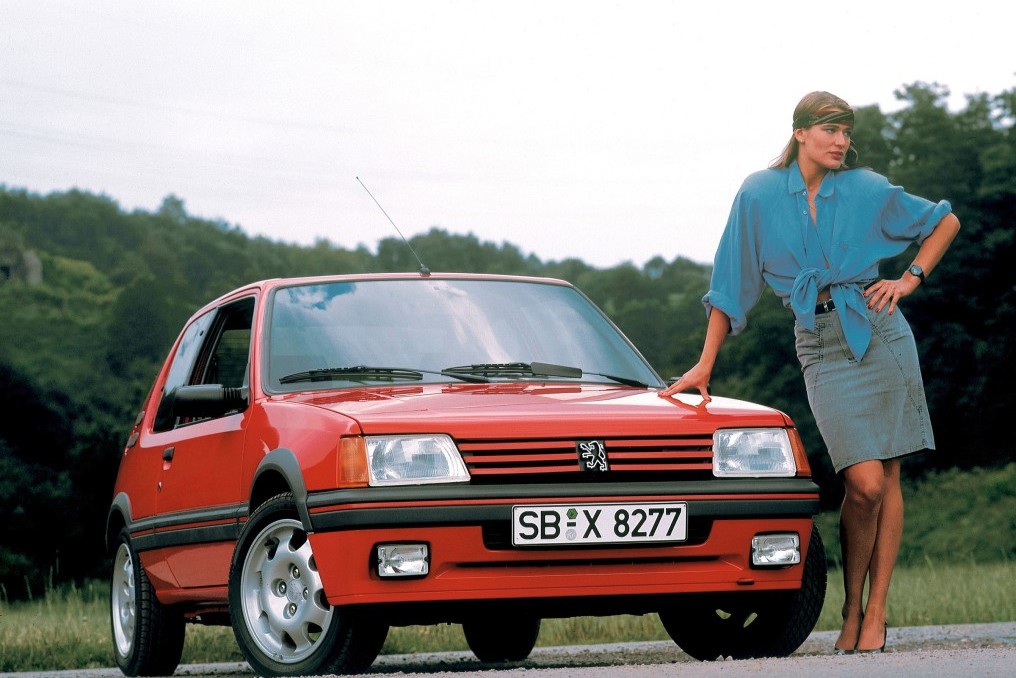 Takarékos kisautó, és vérbeli méregzsák: idén 40 éves a Peugeot 205