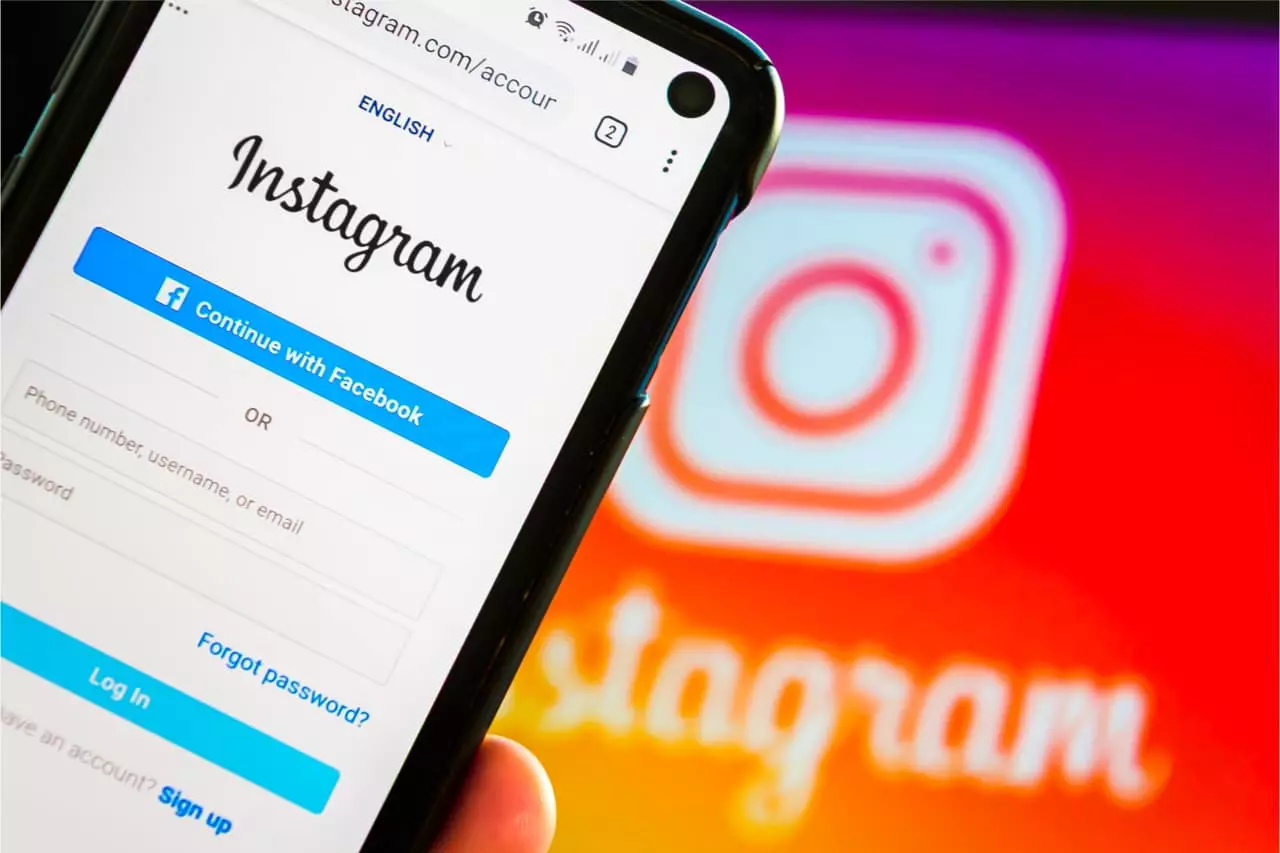 Kicsit lazít a linkelés korlátozásán az Instagram