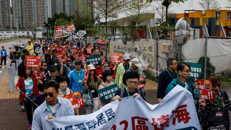 Hongkong gazdasága lassan talpra áll, de a szabadságjogoknak annyi