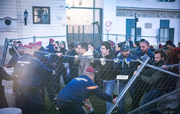 Hatodjára is nekiment a Momentum a kordonoknak, most viszont sikerült lebontaniuk