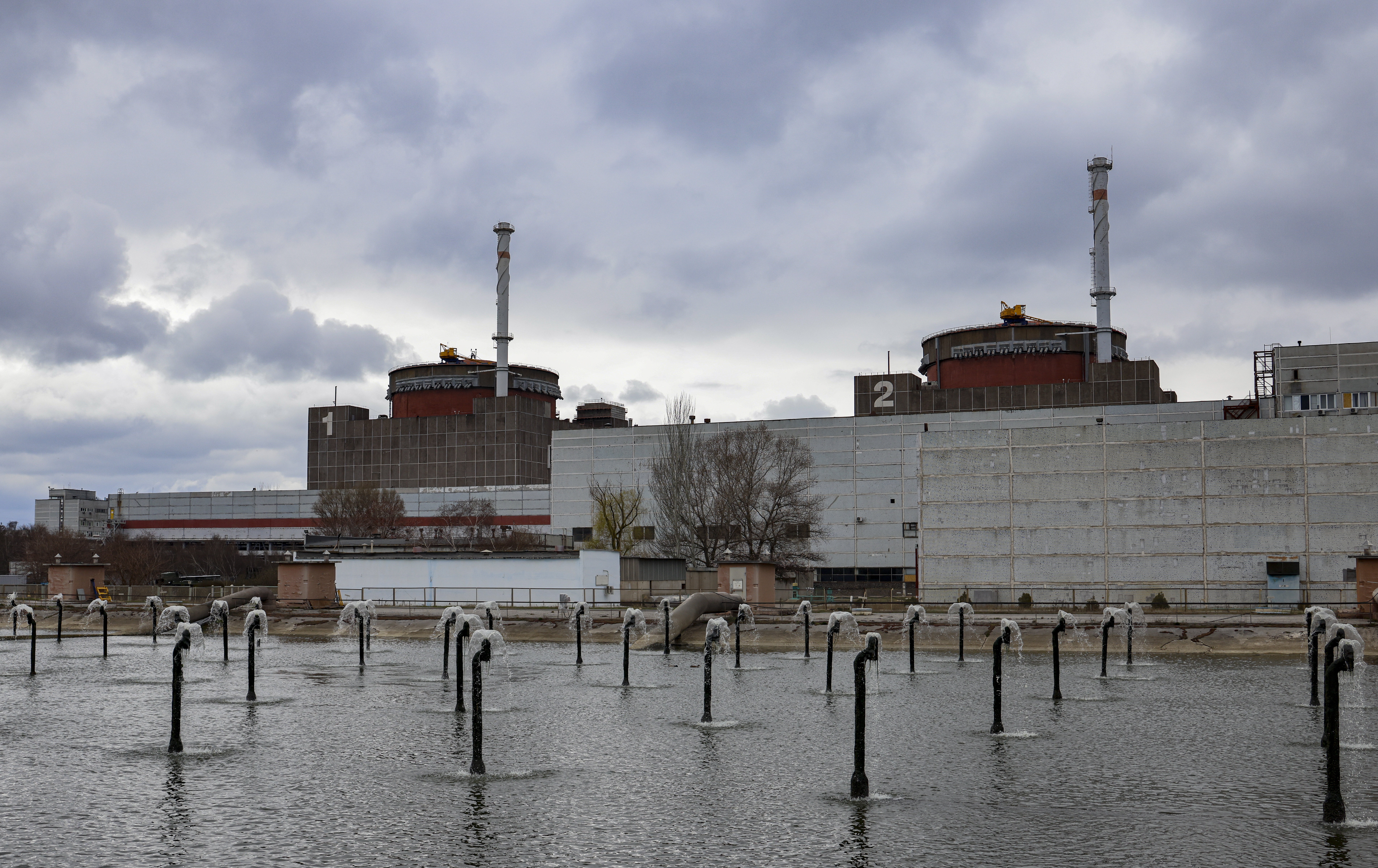 Vészhelyzet a zaporizzsjai atomerőműben: készenléti áramellátó generátorokra kapcsoltak