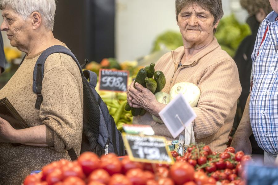 Nem lesz évközi nyugdíjemelés, legkorábban a novemberi korrekcióval nőhet az idősek ellátása