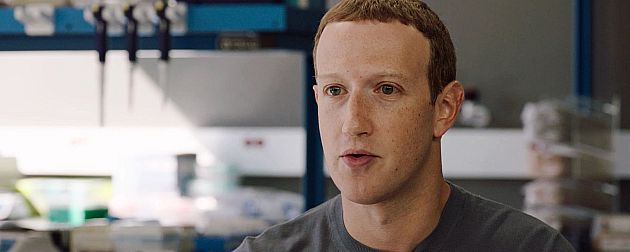 Videón ahogy jól elverik a Facebook alapítóját, Mark Zuckerberget