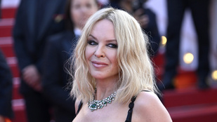 Kylie Minogue elképszető szettben tündökölt