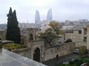 Olajban pancsoló Baku