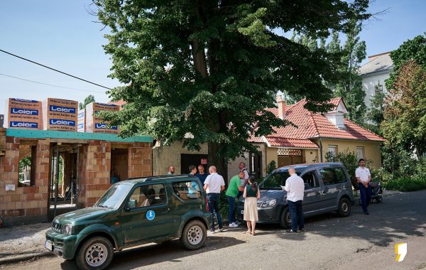 Közös egri siker: megmenekült egy szép hársfa