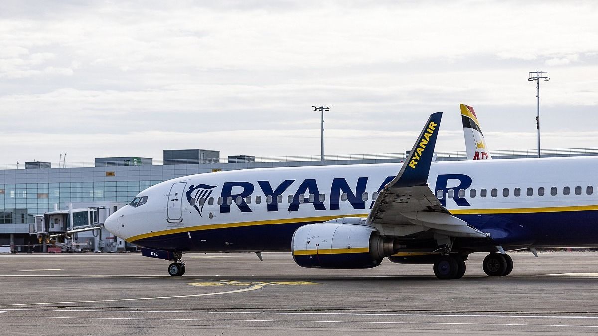 Undorító botrány a Ryanairnél, így büntették a magyar utast