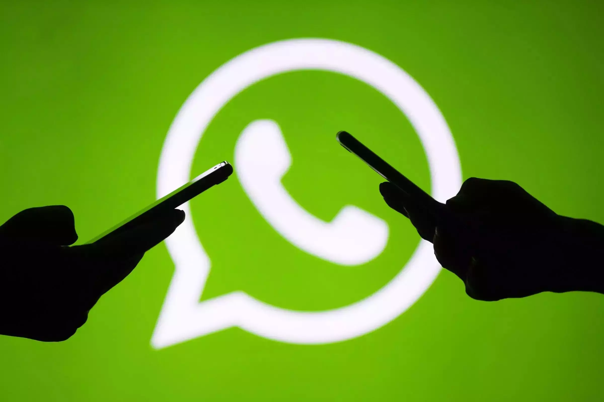 Új funkciókat tesztel friss bétákban a WhatsApp