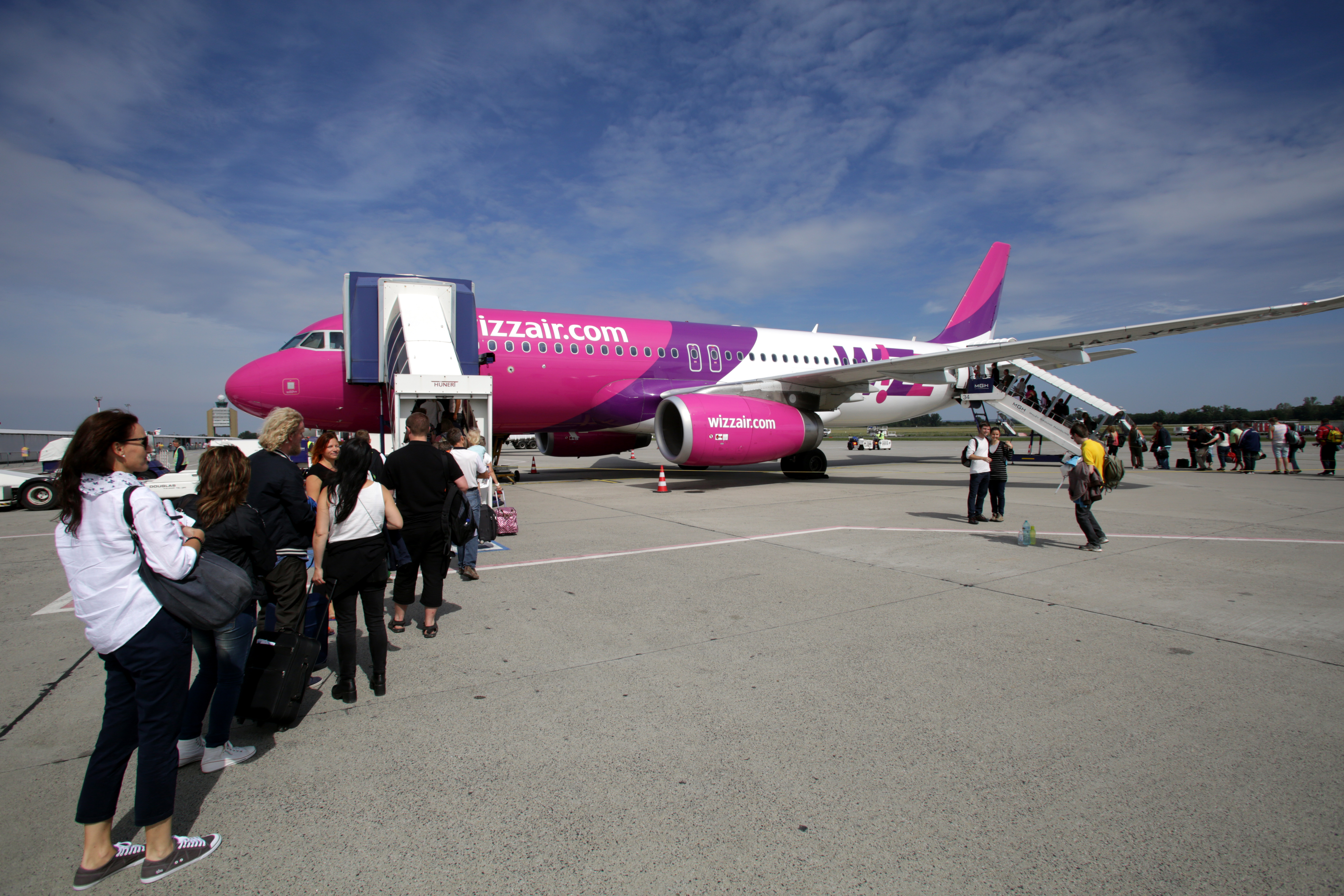 Súlyos büntetéssel néz szembe a Wizz Air a járatkésések miatt