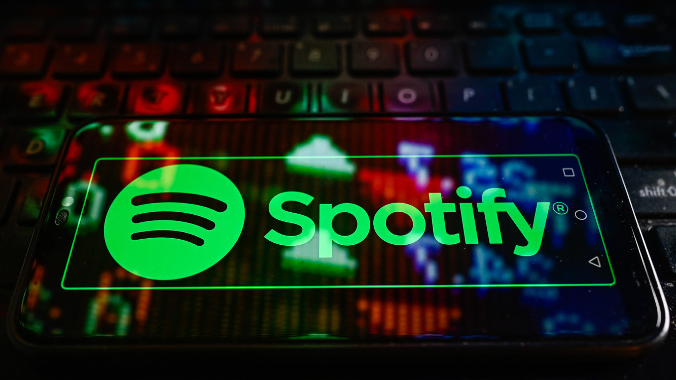 Leomlanak a határok: a Spotify hangfordítója a podcastokat más nyelveken is tálalja