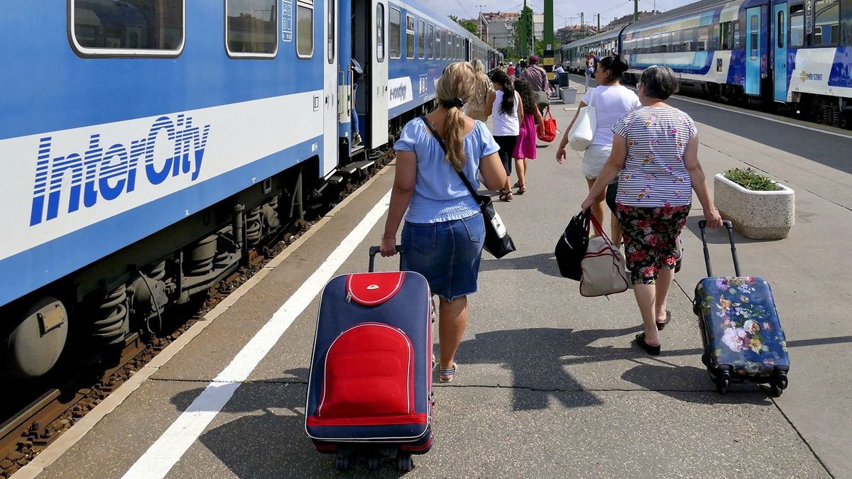 Több buszt állít csatasorba a MÁV