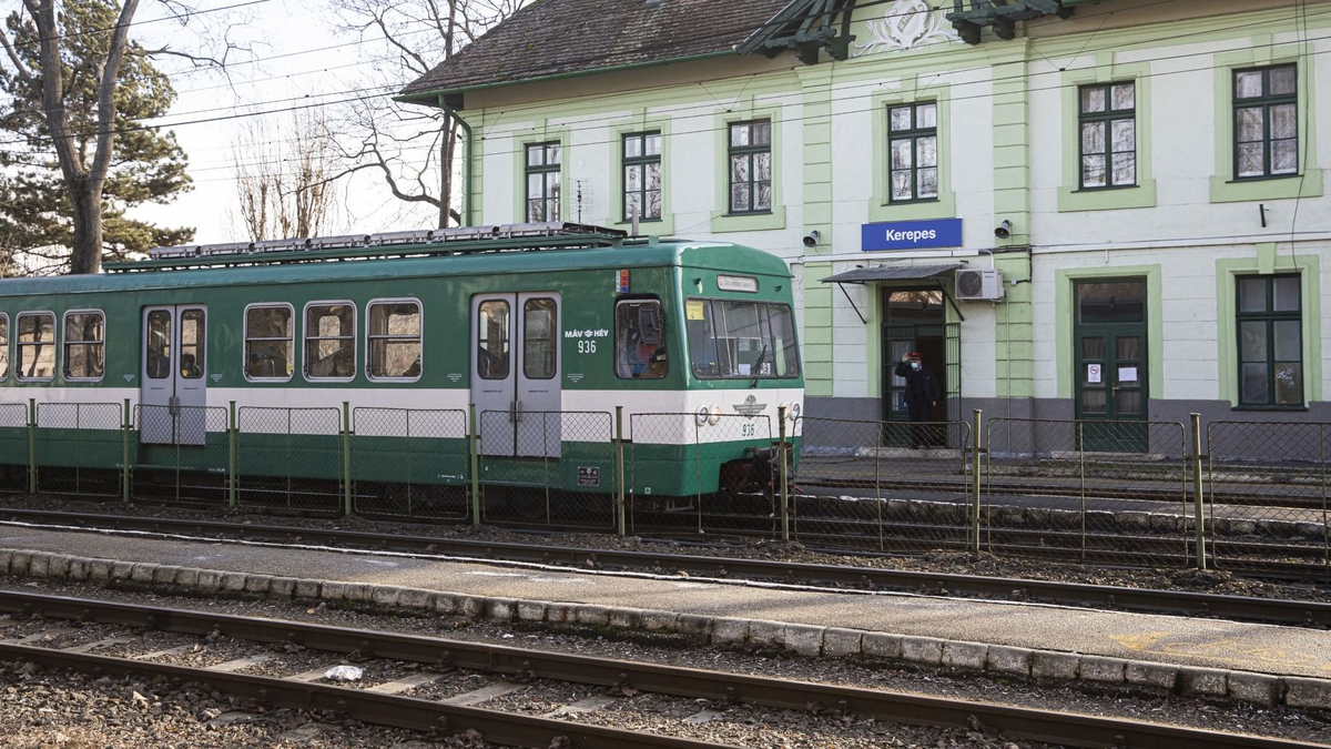 Többen látták leszállni a gödöllői hévről a fiatal lányt, mégsem szóltak neki, hogy baj van