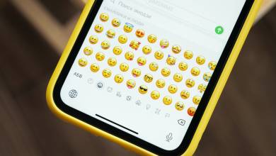 Emoji-generátorral és átszabható ikonokkal jöhet az iOS 18