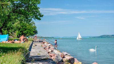 2000 óta folyamatosan melegszik a Balaton