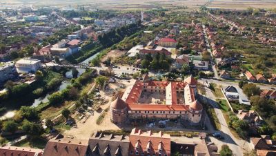 Borosjenő várkastélyának újabb részeit restaurálják