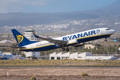 Videó: Egy részeg utas felpofozta a Ryanair légiutas-kísérőjét