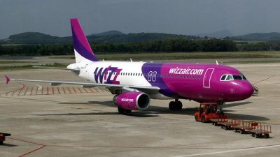 14 éves fiút hagyott a reptéren a WizzAir: elmondták miért