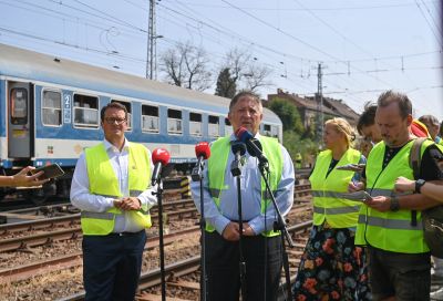 Éjszaka is dolgozni fognak a szakemberek a Keleti pályaudvarnál