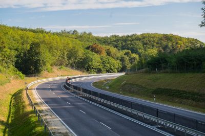 A román oldalon újra kellett indítani az M49-es folytatására kiírt közbeszerzést