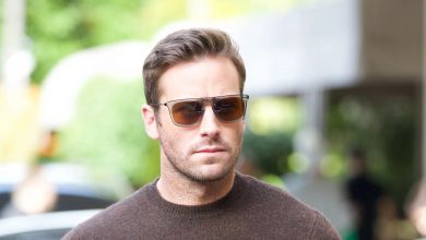 Armie Hammer eladja a kocsiját, mert nincs pénze benzinre