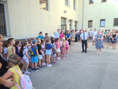 Hagyományosan a Gagarin iskolában kezdődött a tanév