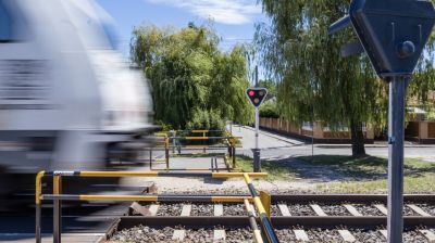 Két tragédia is történt – súlyos veszélyre figyelmezteti a diákokat a MÁV