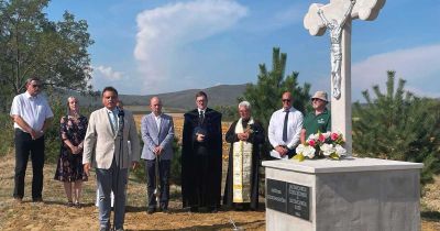 Latorcai Csaba: A kereszt az egyetlen egyetemes igazság jele