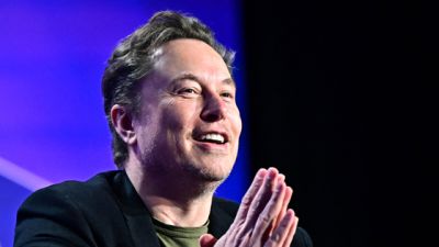  Musk Melonit ünnepli, miközben Olaszország az űrszektorba történő befektetéseket tervez  