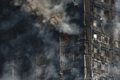 A toronyházat renováló cégek hazugságai vezettek a 2017-es Grenfell-katasztrófához