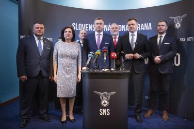 Az SNS felszólította a Hlas-SD-t, csatlakozzon Šimečka leváltásához