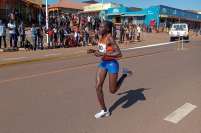 A kenyai maratonfutó gyilkosa maga is belehalt az égési sérülésekbe