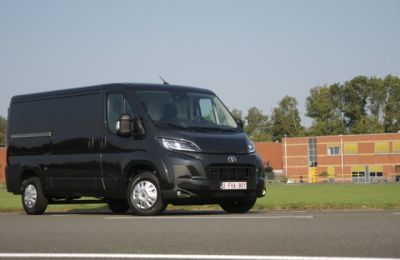 Toyota emblémával is megérkezett a Ducato: íme a Proace Max!