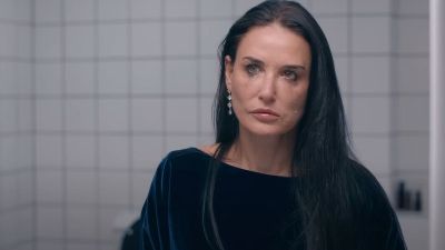 Demi Moore az év legszexibb, legundorítóbb, legbotrányosabb és legeredetibb filmjével tért vissza