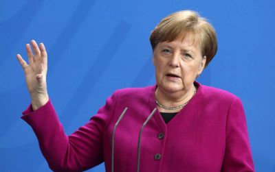 Seehofer: Merkel elhibázott migrációs politikája miatt nyert teret az AfD   