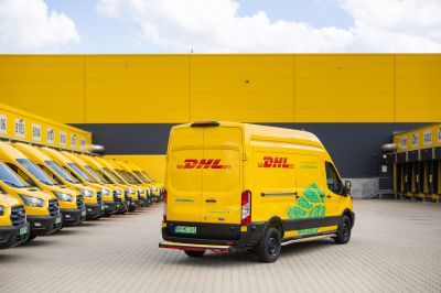 A DHL budapesti kézbesítéseinek 70 százalékát már tisztán elektromos furgonokkal teljesíti