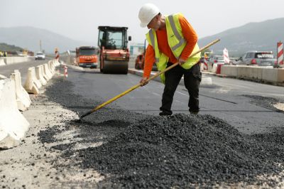 Az útépítések fogják kihúzni a gödörből az építőipart