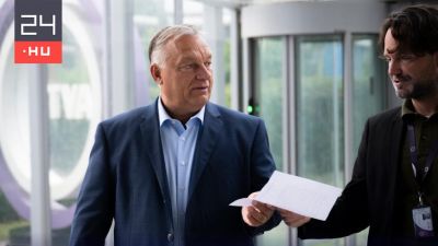 Orbán fotójából derült ki, hogy külső munkatársi MTVA-belépője van a miniszterelnök sajtófőnökének