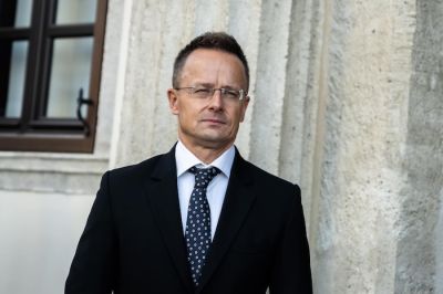 Szijjártó Péter: a keleti beruházásokra nyitott európai államok sokat profitálhatnak az új világgazdasági korszakból