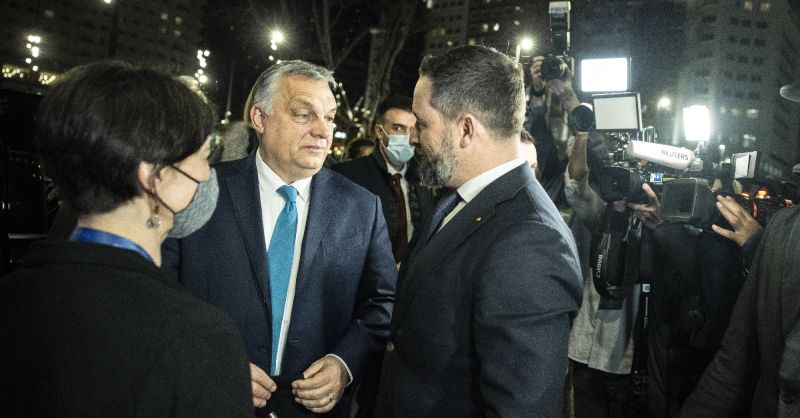 El Pais: Orbánt sejtik egy spanyol radikális pártnak adott kölcsön mögött