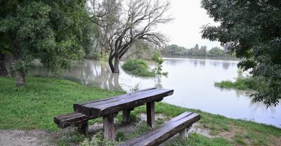 Az árvíz miatt ide már életveszélyes bemenni, lezárták a környéket