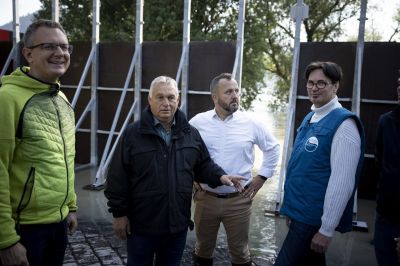 Orbán Viktor, majd Magyar Péter is profilképet váltott az árvízvédelem alatt