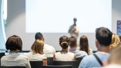 Pszichopaták és nárcisztikusok: a sötét triád kerül terítékre Pécsen