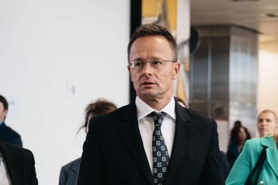 Szijjártó Péter: Ursula von der Leyen is részese az EU-bővítéssel kapcsolatban jelen lévő képmutatásnak