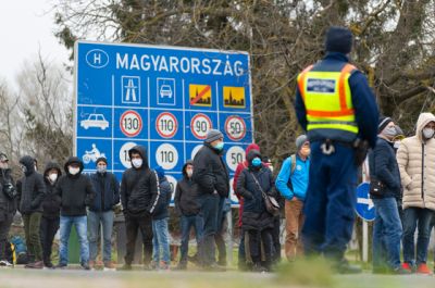  A kormány megtiltaná a munkaerő-közvetítőknek a harmadik országbeliek behozatalát  