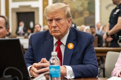 Donald Trump bitcoinnal vásárolt hamburgereket osztogatott New Yorkban, Arthur Hayes szerint politikai indíttatású volt a kamatcsökkentés