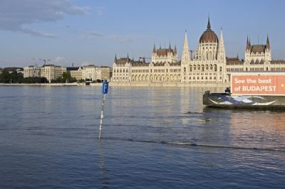 Két árvízvédelmi kapu is védi az Országházat