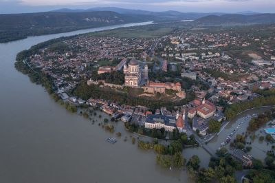 Szomorú fotókon Esztergom a nagy árvíz idején