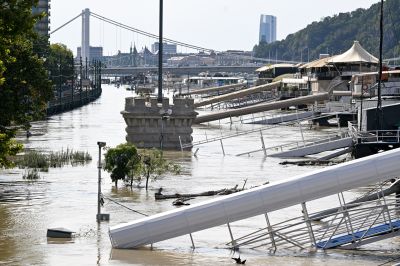 Friss árvízi fotók érkeztek Budapestről, rendkívül furcsa így látni a fővárost