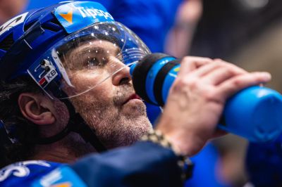 52 évesen, saját csapatában ütött győztes gól a cseh hokilegenda, Jaromir Jagr