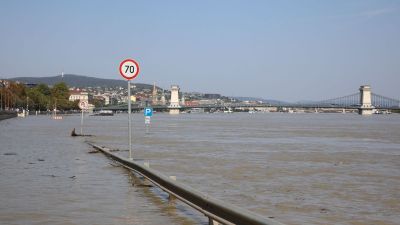 Árvíz: Budapesten ma reggel, szerdán már Mohácsnál tetőzhet a Duna